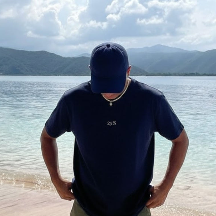 model wearing tshirt linha23, comfortable on the beach