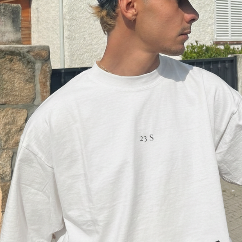 Organic cotton t-shirt with clean central “23 S” print and minimalist design